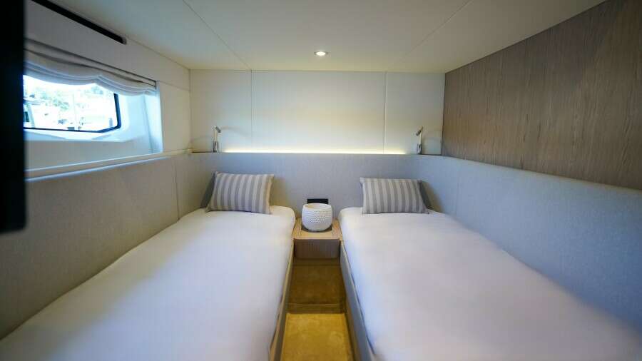 53ft Azimut Yacht For Sale