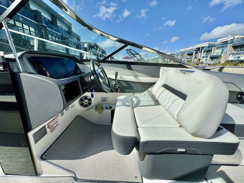 26ft Regal Yacht For Sale