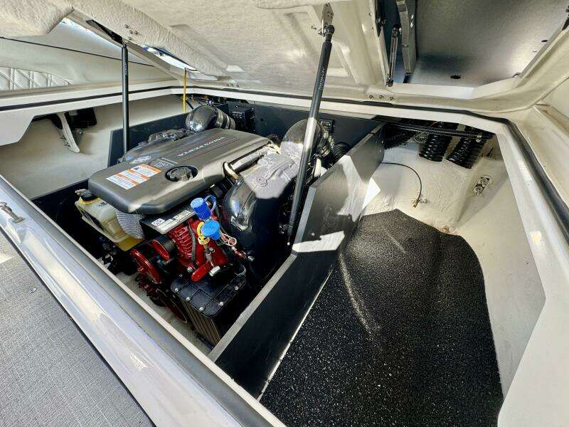 26ft Regal Yacht For Sale