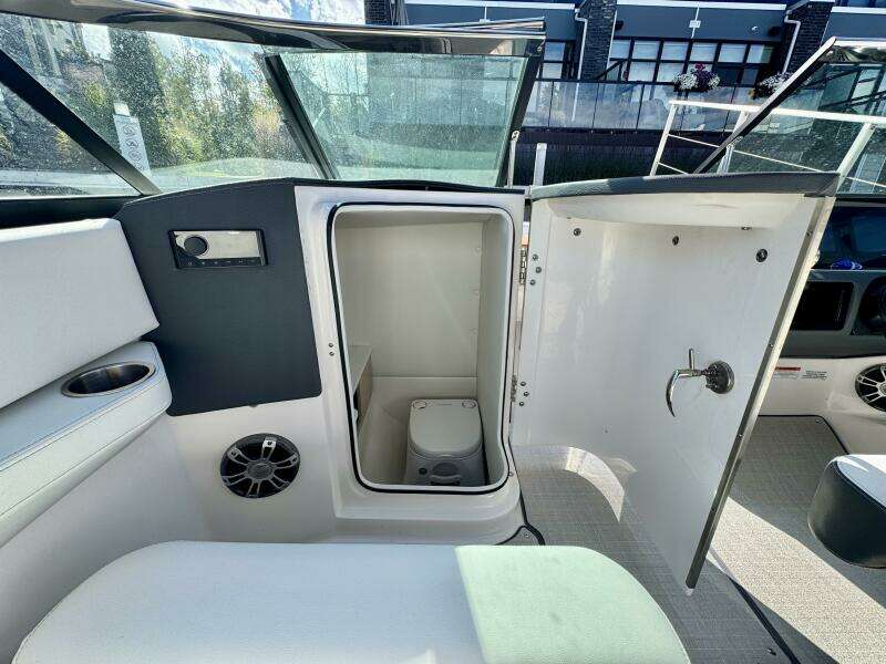26ft Regal Yacht For Sale