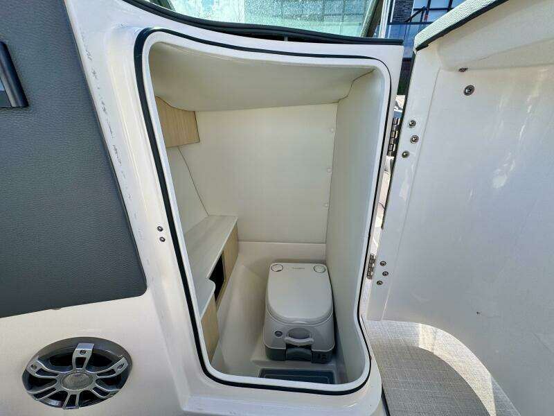 26ft Regal Yacht For Sale