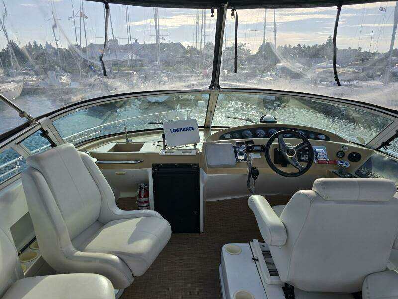 35ft Carver Yacht For Sale