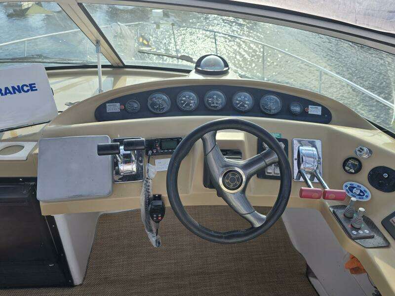 35ft Carver Yacht For Sale