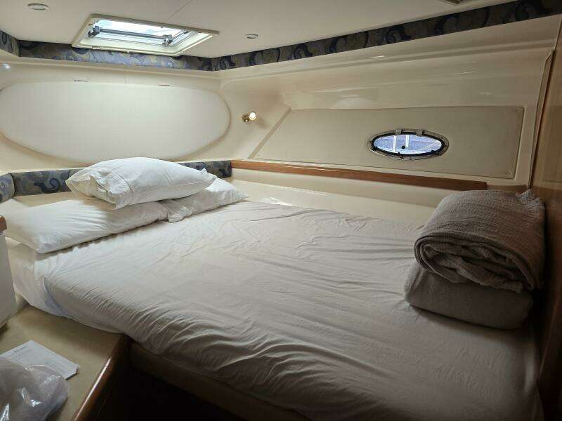 35ft Carver Yacht For Sale