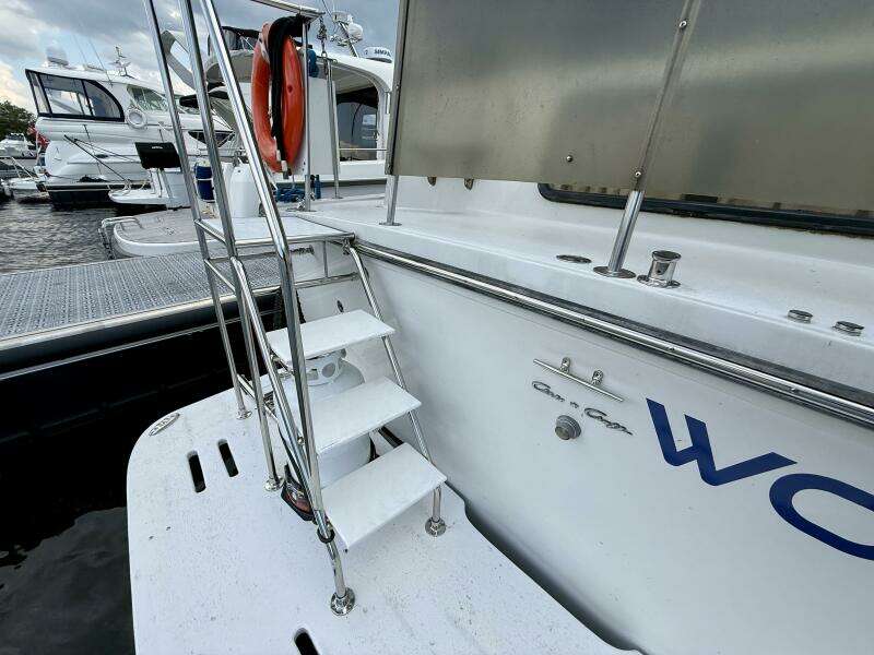 Wood Knot 38ft Chris Craft Yacht For Sale
