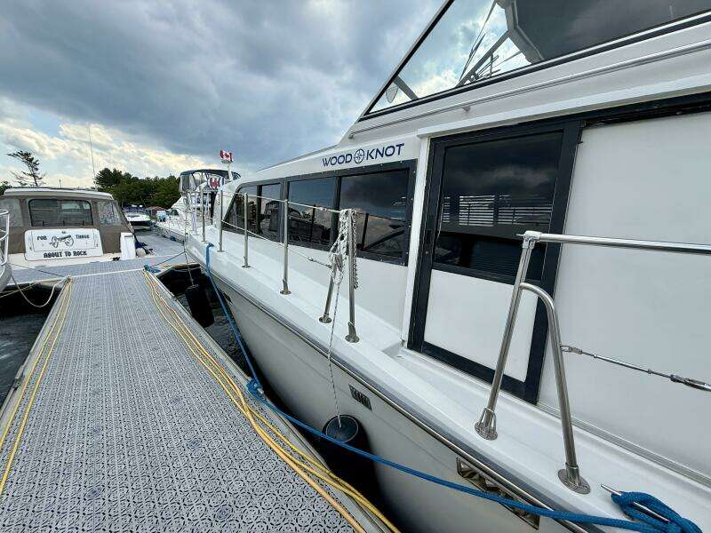 Wood Knot 38ft Chris Craft Yacht For Sale