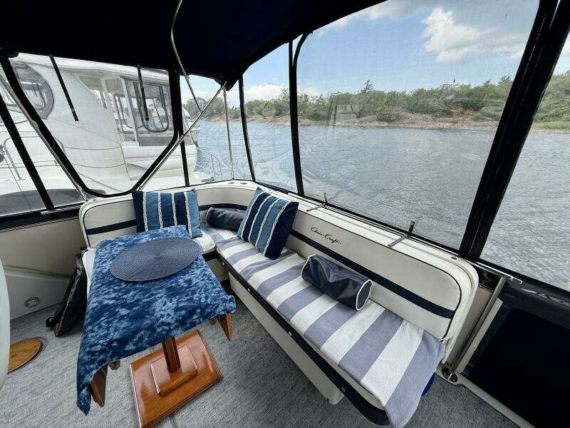Wood Knot 38ft Chris Craft Yacht For Sale