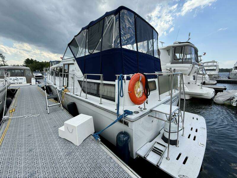 Wood Knot 38ft Chris Craft Yacht For Sale