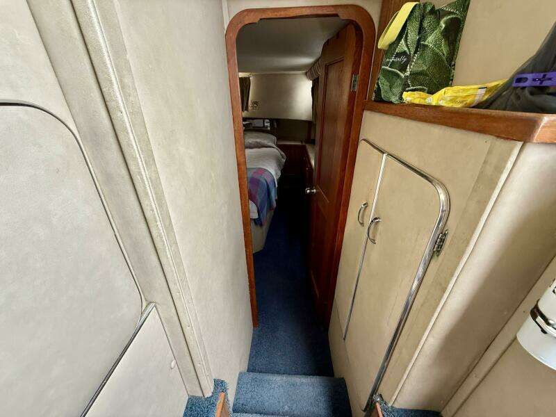 Wood Knot 38ft Chris Craft Yacht For Sale
