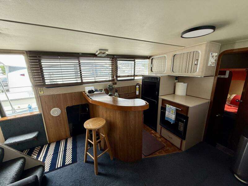 Wood Knot 38ft Chris Craft Yacht For Sale