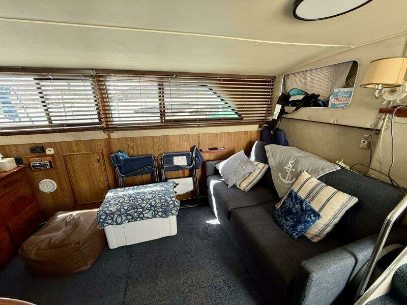 Wood Knot 38ft Chris Craft Yacht For Sale