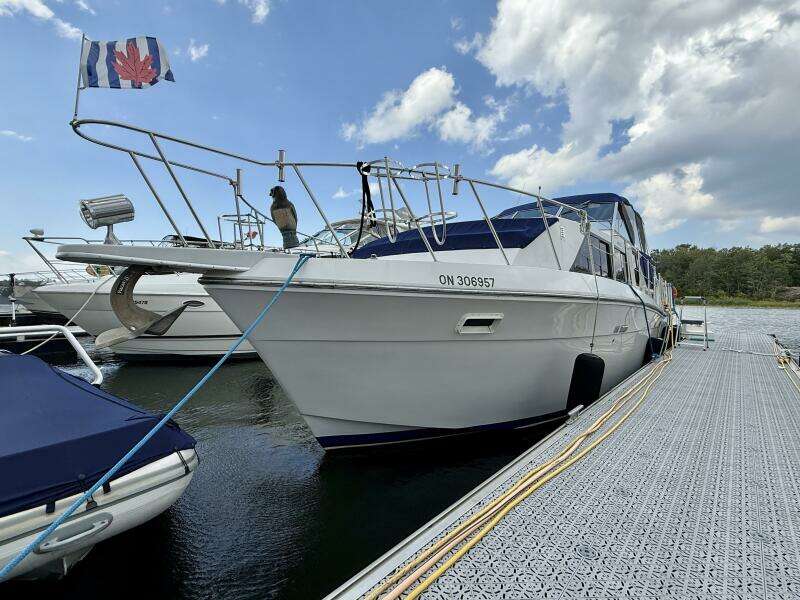 Wood Knot 38ft Chris Craft Yacht For Sale