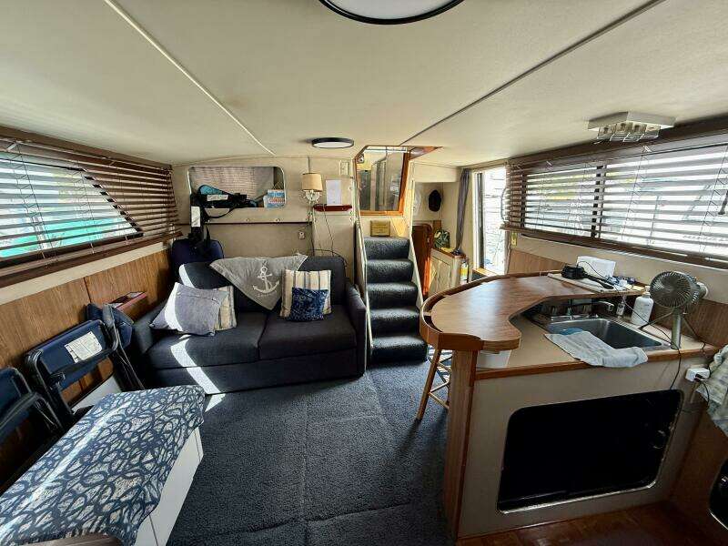 Wood Knot 38ft Chris Craft Yacht For Sale