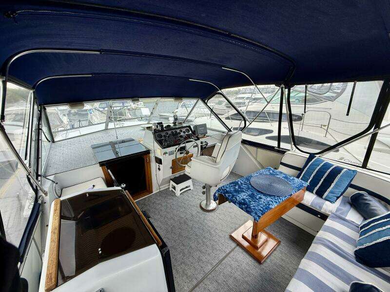 Wood Knot 38ft Chris Craft Yacht For Sale