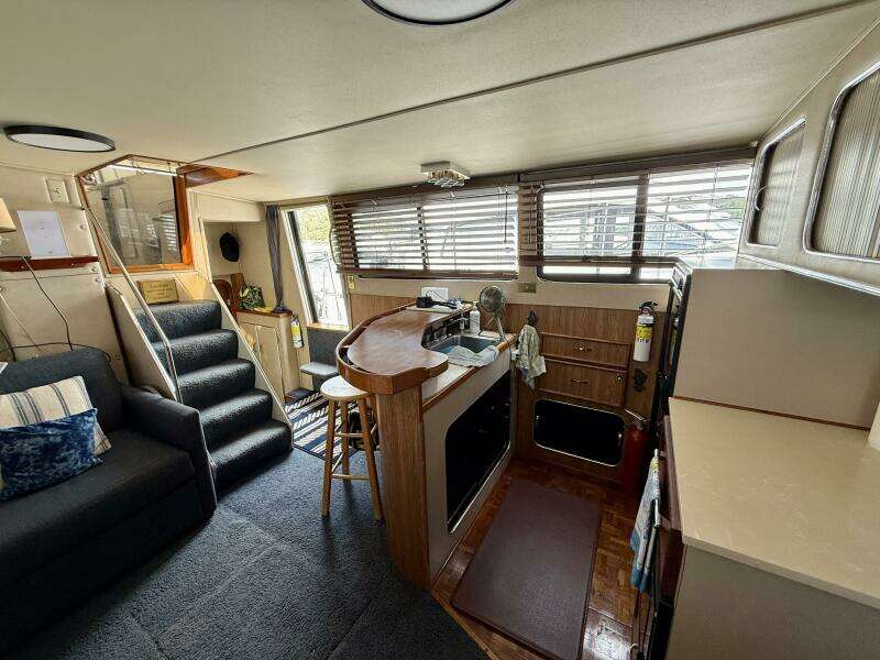 Wood Knot 38ft Chris Craft Yacht For Sale