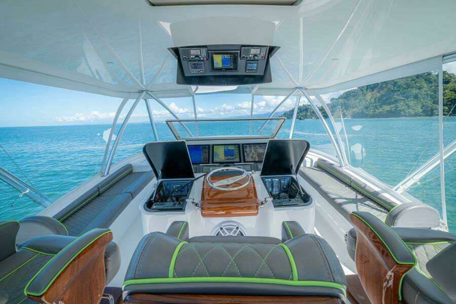 2017 62 Viking Convertible - Offensive