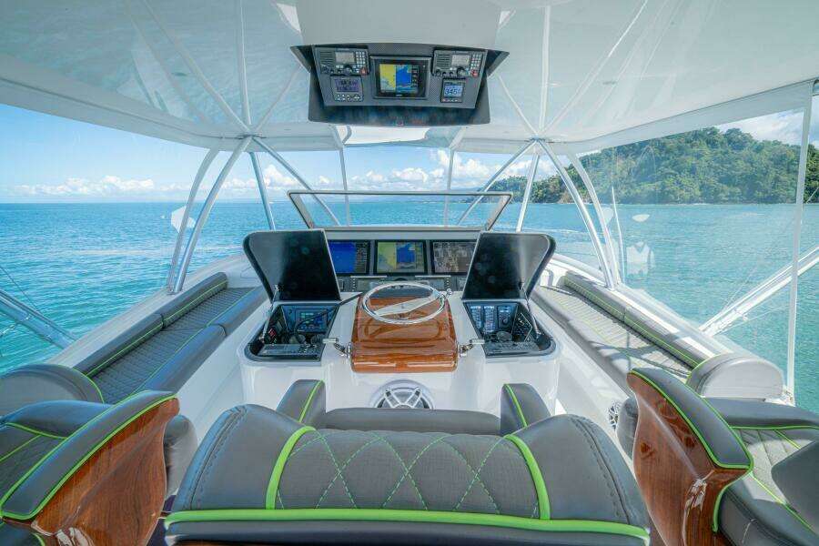 2017 62 Viking Convertible - Offensive