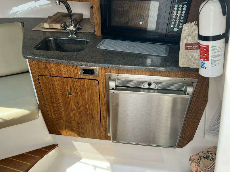35ft Everglades Yacht For Sale