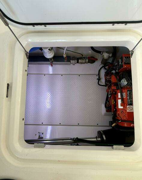 35ft Everglades Yacht For Sale