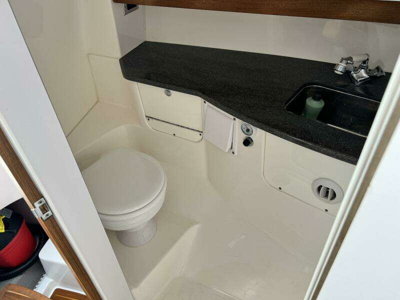 35ft Everglades Yacht For Sale