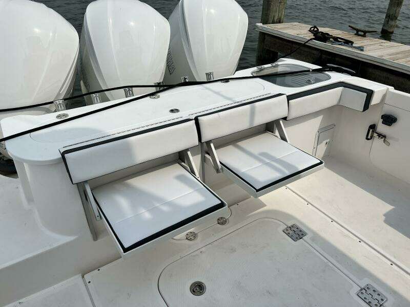 35ft Everglades Yacht For Sale