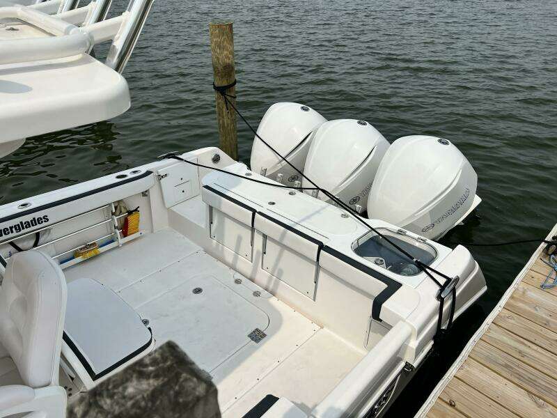 35ft Everglades Yacht For Sale
