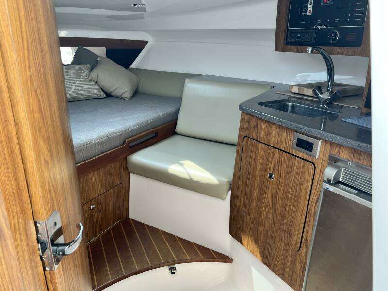 35ft Everglades Yacht For Sale