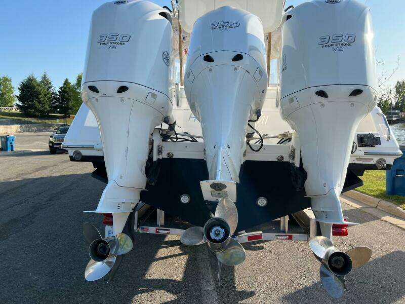 35ft Everglades Yacht For Sale