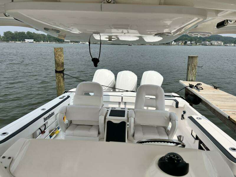 35ft Everglades Yacht For Sale