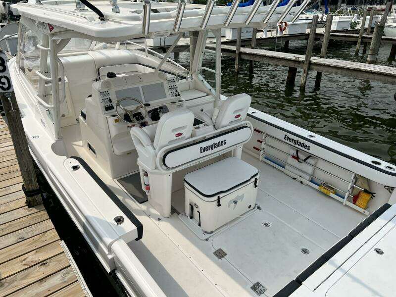 35ft Everglades Yacht For Sale