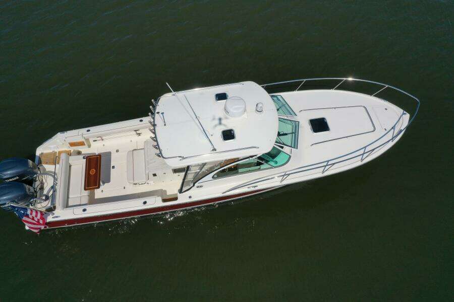 34ft Pursuit Yacht For Sale