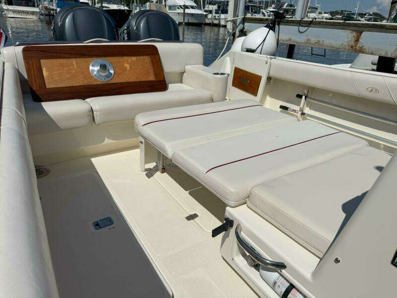 34ft Pursuit Yacht For Sale