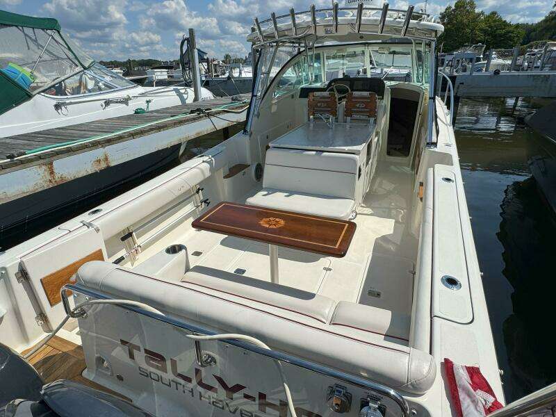 34ft Pursuit Yacht For Sale