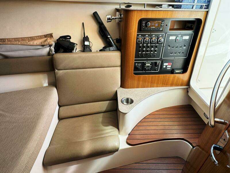 34ft Pursuit Yacht For Sale