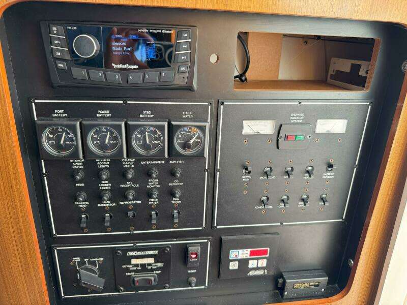 34ft Pursuit Yacht For Sale