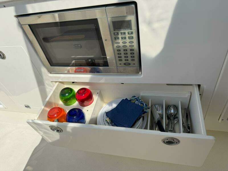34ft Pursuit Yacht For Sale