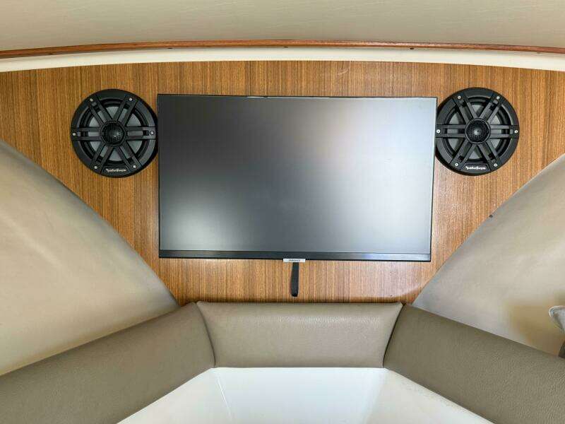 34ft Pursuit Yacht For Sale
