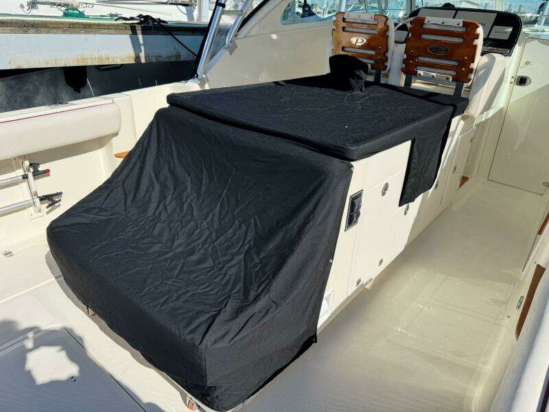 34ft Pursuit Yacht For Sale