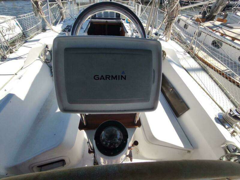 TOO CHUFFED 37ft Hunter Yacht For Sale