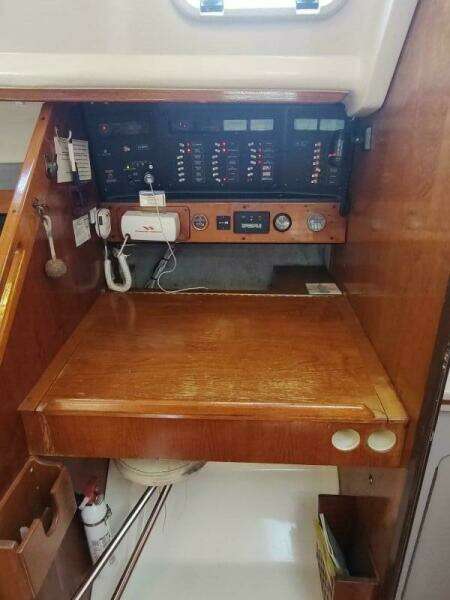 TOO CHUFFED 37ft Hunter Yacht For Sale