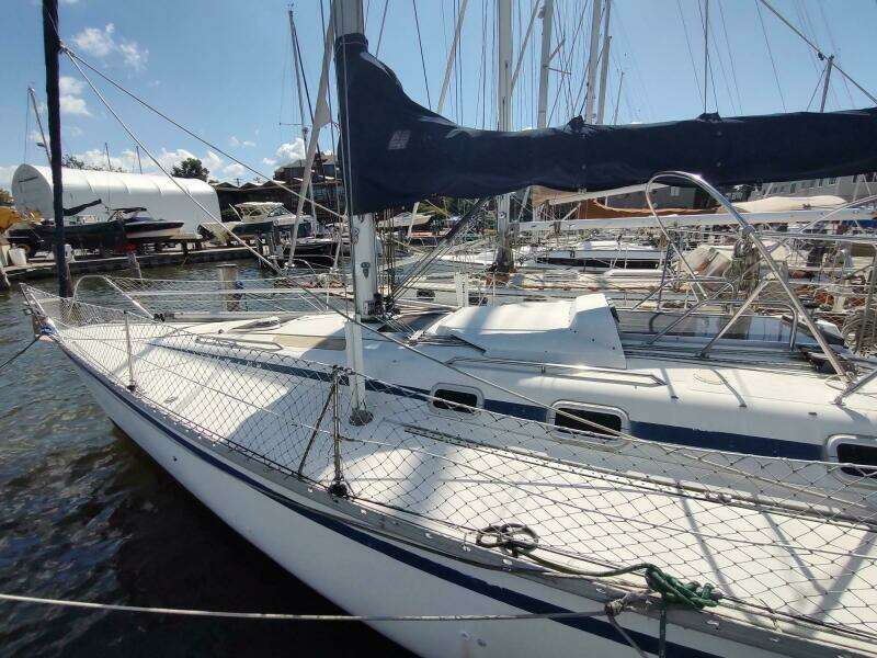 TOO CHUFFED 37ft Hunter Yacht For Sale