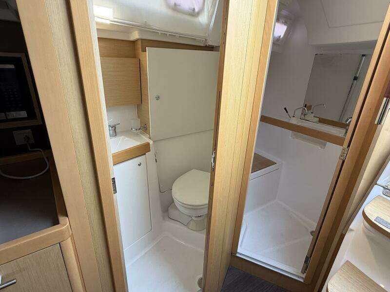 Romance 38ft Beneteau Yacht For Sale