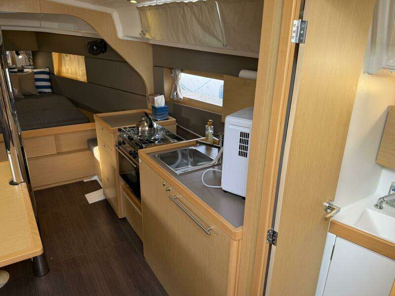 Romance 38ft Beneteau Yacht For Sale