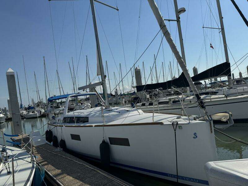 Beneteau Oceanis 38  Weekender 