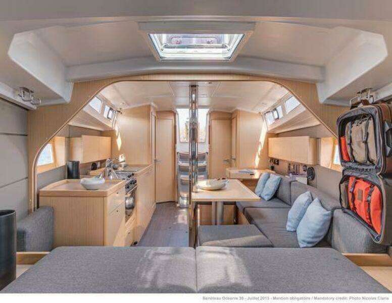 Sistership - Beneteau Oceanis 38  Weekender 