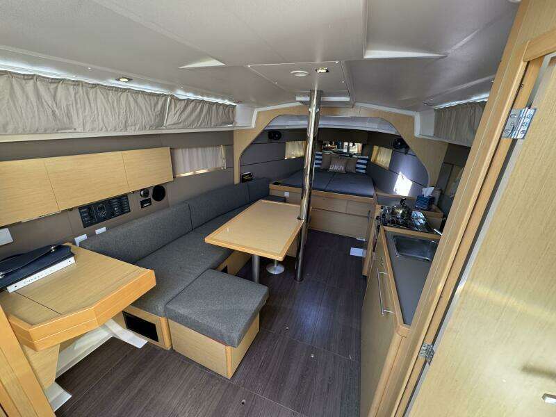 Beneteau Oceanis 38  Weekender 