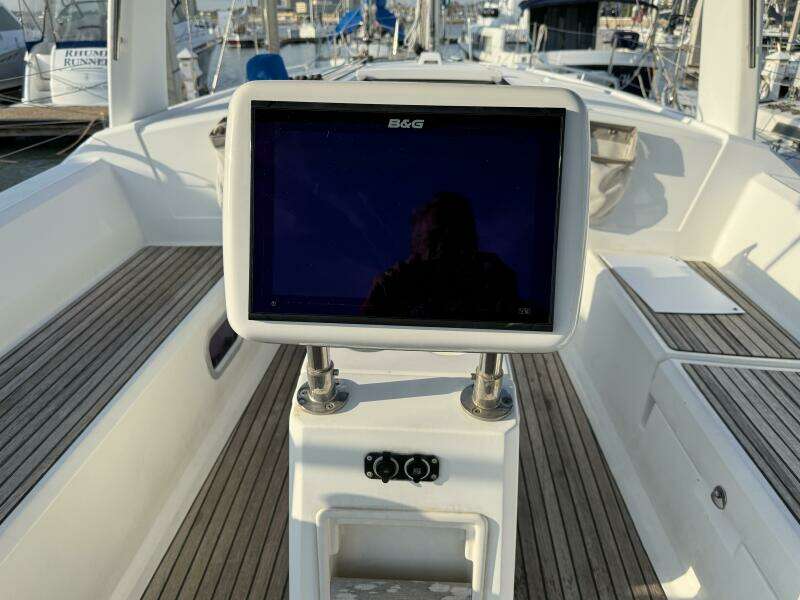 Romance 38ft Beneteau Yacht For Sale