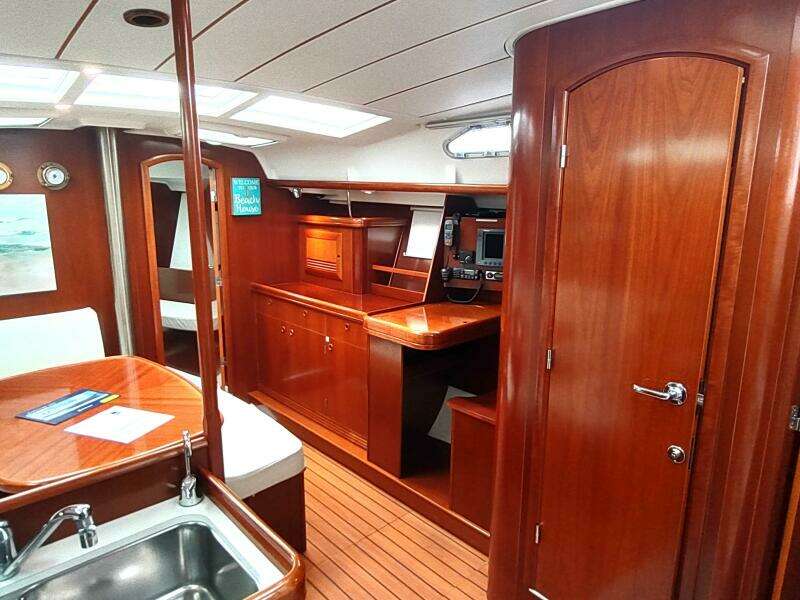 RAREBIRD 39ft Beneteau Yacht For Sale