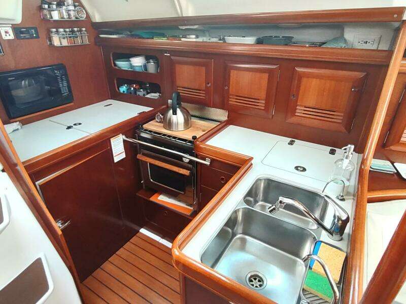 RAREBIRD 39ft Beneteau Yacht For Sale