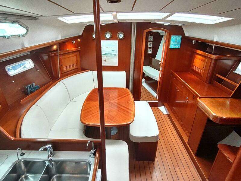 RAREBIRD 39ft Beneteau Yacht For Sale